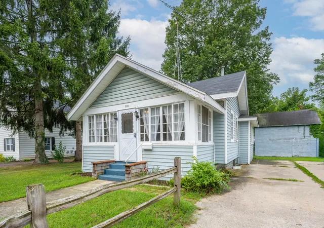 Photo 1 of Single family home for sale at 311 N Front St, Dowagiac, MI 49047 | MLS# 69026041845 | Listing updated on 2026-08-28