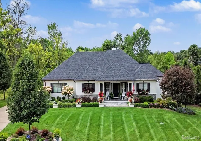 Photo 2 of Single family home for sale at 6485 Shannon Glen Dr, Fenton, MI 48430 | MLS# 20261063374 | Listing updated on 2026-08-15