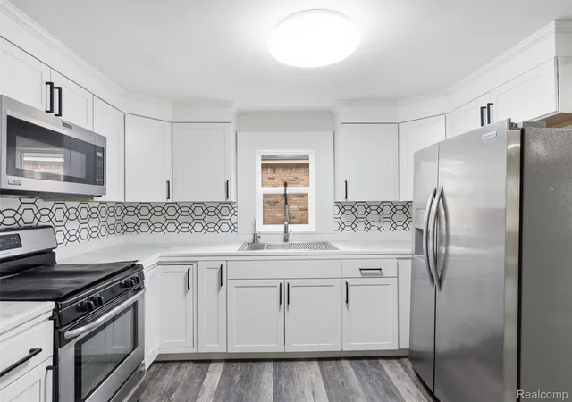 Photo 3 of Single family home for sale at 1039 Ennest Blvd, White Lake, MI 48386 | MLS# 20261063380 | Listing updated on 2026-09-16