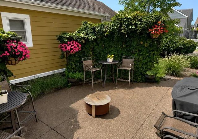 Photo 4 of Single family home for sale at 830 Constitution St, Canton Charter Township Wayne, MI 48188 | MLS# 20261063384 | Listing updated on 2026-09-13