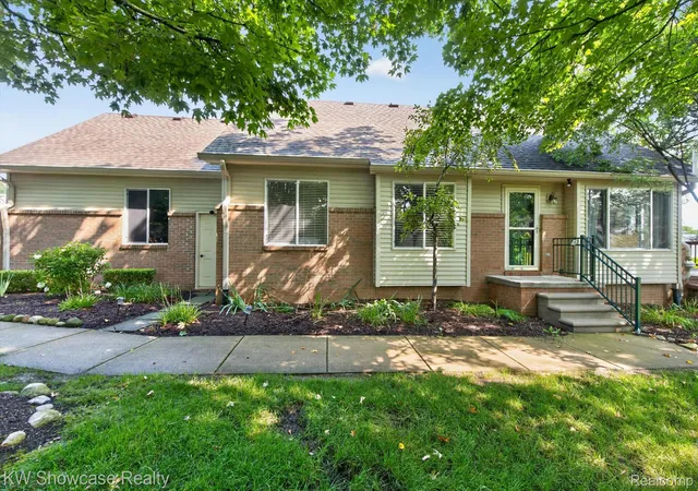 3rd image of 1046 Bird Song Ln, Milford, MI 48381 | MLS# 20261063386
