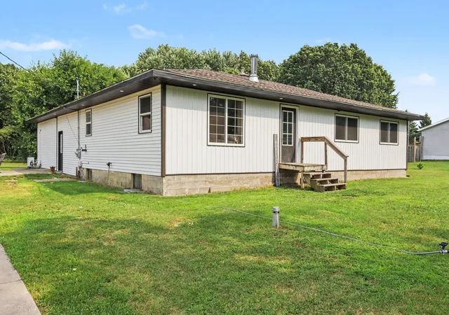 1st image of 67821 29Th St, Lawton, MI 49065 | MLS# 69026041853