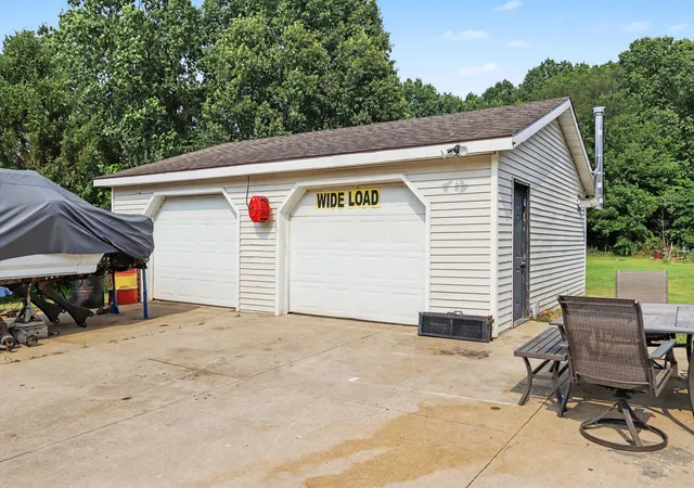3rd image of 67821 29Th St, Lawton, MI 49065 | MLS# 69026041853