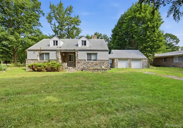 Photo 1 of Single family home for sale at 25774 Forestview Dr, Southfield, MI 48033 | MLS# 20261063402 | Listing updated on 2026-09-10