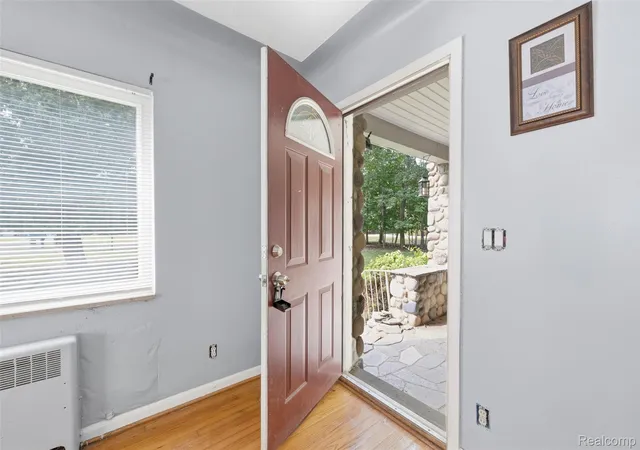 Photo 3 of Single family home for sale at 25774 Forestview Dr, Southfield, MI 48033 | MLS# 20261063402 | Listing updated on 2026-09-10