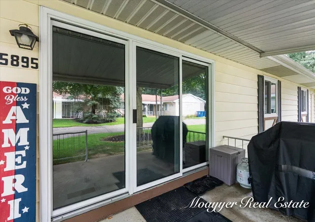 Listing Photo 4 - Condo for sale in building located at 5895 Leisure S Dr SE, Grand Rapids, MI 49548