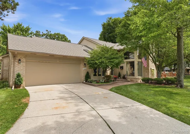 Photo 2 of Condo for sale at 43162 W Kirkwood Dr, Clinton Township, MI 48038 | MLS# 20261063418 | Listing updated on 2026-09-14