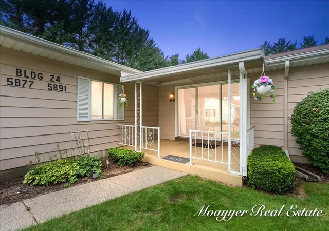 1st image of 5891 Leisure S Dr Se, Grand Rapids, MI 49548 | MLS# 65026041870