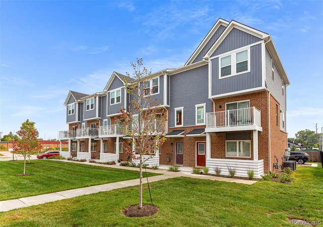 Photo 2 of Condo for sale at 4837 Lismore Ln, Troy, MI 48085 | MLS# 20261063427 | Listing updated on 2026-08-26