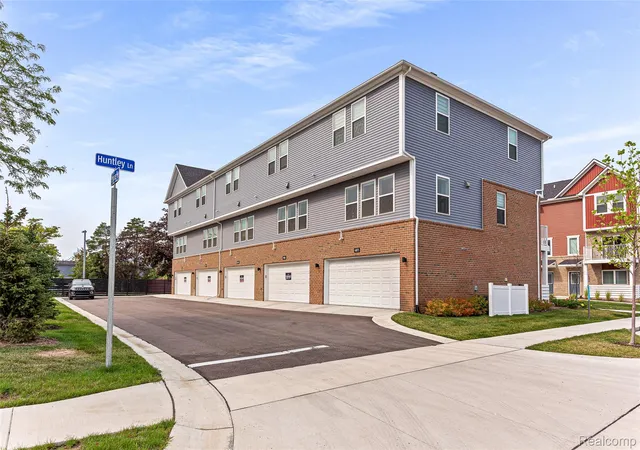 Photo 31 of Condo for sale at 4837 Lismore Ln, Troy, MI 48085 | MLS# 20261063427 | Listing updated on 2026-08-26