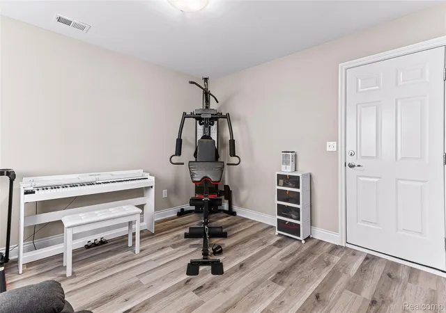 Listing Photo 4 - Condo for sale in building located at 4837 Lismore Ln, Troy, MI 48085