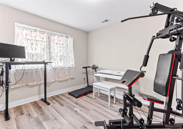 Listing Photo 5 - Condo for sale in building located at 4837 Lismore Ln, Troy, MI 48085