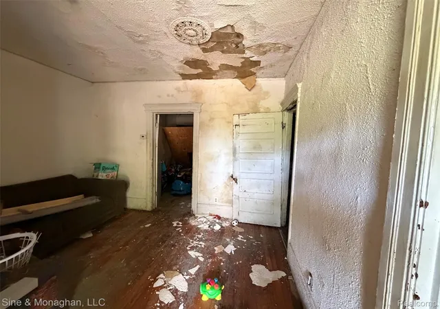 Photo 3 of Single family home for sale at 4539 Mcclellan St, Detroit, MI 48214 | MLS# 20261063428 | Listing updated on 2026-08-14