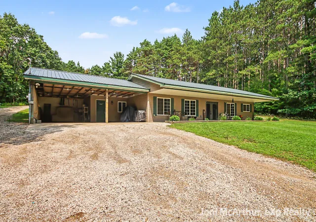 Photo 3 of Single family home for sale at 11801 19 Mile Rd NE, Cedar Springs, MI 49319 | MLS# 65026041878 | Listing updated on 2026-09-17