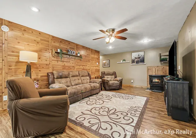 Photo 4 of Single family home for sale at 11801 19 Mile Rd NE, Cedar Springs, MI 49319 | MLS# 65026041878 | Listing updated on 2026-09-17