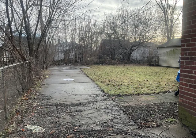 3rd image of 18752 Faust Ave, Detroit, MI 48219 | MLS# 81026041880