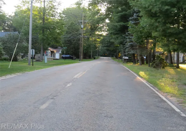 29th image of 10369 W Higgins Lake Dr, Roscommon, MI 48653 | MLS# 20261063446