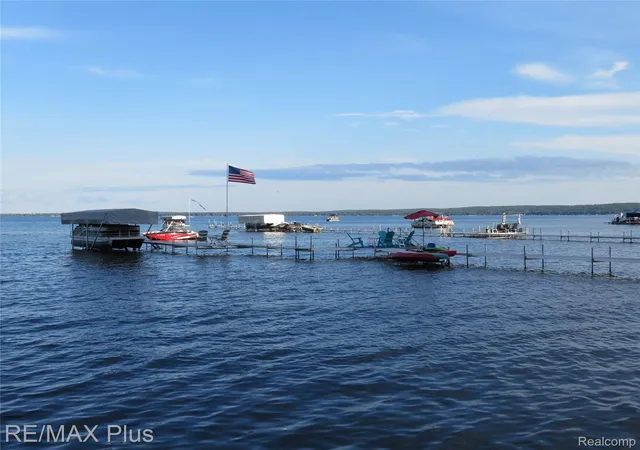 3rd image of 10369 W Higgins Lake Dr, Roscommon, MI 48653 | MLS# 20261063446