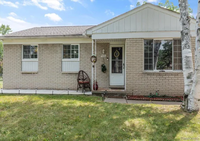 Photo 4 of Single family home for sale at 5660 Wright Dr, Troy, MI 48098 | MLS# 20261063448 | Listing updated on 2026-09-09