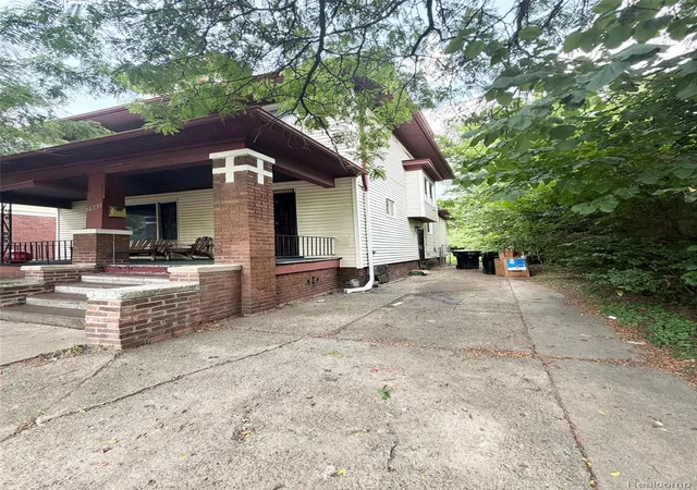 Photo 2 of Single family home for sale at 2982 Northwestern St, Detroit, MI 48206 | MLS# 20261063462 | Listing updated on 2026-08-11