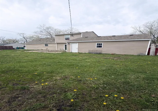 Photo 3 of Single family home for sale at 30155 Fort Rd, Rockwood, MI 48173 | MLS# 20261063464 | Listing updated on 2026-09-01