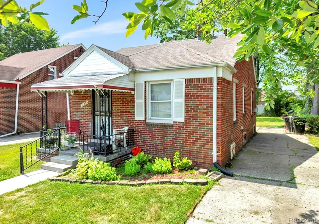 Photo 3 of Single family home for sale at 18485 Prevost St, Detroit, MI 48235 | MLS# 20261063471 | Listing updated on 2026-08-13