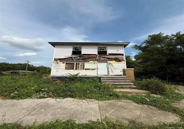 Photo 1 of Single family home for sale at 19260 Hull St, Highland Park, MI 48203 | MLS# 20261063477 | Listing updated on 2026-08-15
