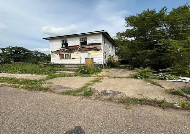 Photo 2 of Single family home for sale at 19260 Hull St, Highland Park, MI 48203 | MLS# 20261063477 | Listing updated on 2026-08-15