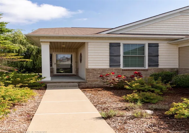 4th image of 26335 Rock Lake Ct, Flat Rock, MI 48134 | MLS# 20261063484