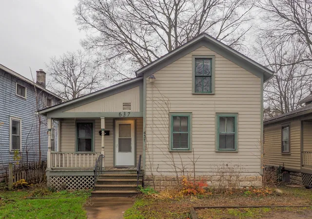 Photo 1 of Single family home for sale at 637 Davis St, Kalamazoo, MI 49007 | MLS# 66026041901 | Listing updated on 2026-09-03