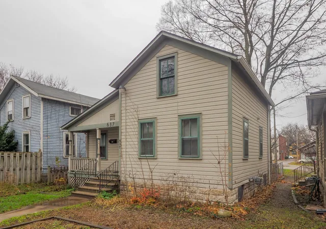 Photo 3 of Single family home for sale at 637 Davis St, Kalamazoo, MI 49007 | MLS# 66026041901 | Listing updated on 2026-09-03