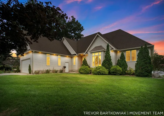 Photo 3 of Single family home for sale at 2696 Middle Lake Rd, Twin Lake, MI 49457 | MLS# 71026041905 | Listing updated on 2026-08-11