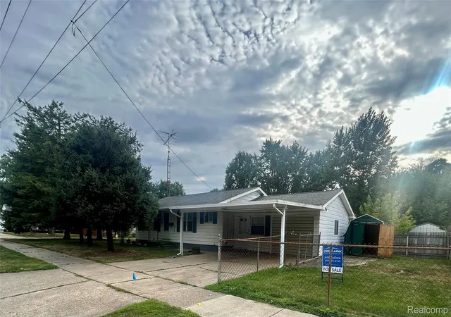 2nd image of 1005 N Jackson St, Lapeer, MI 48446 | MLS# 20261063507