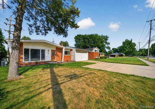 Photo 3 of Single family home for sale at 8599 Clinton River Rd, Sterling Heights, MI 48314 | MLS# 20261063514 | Listing updated on 2026-08-31
