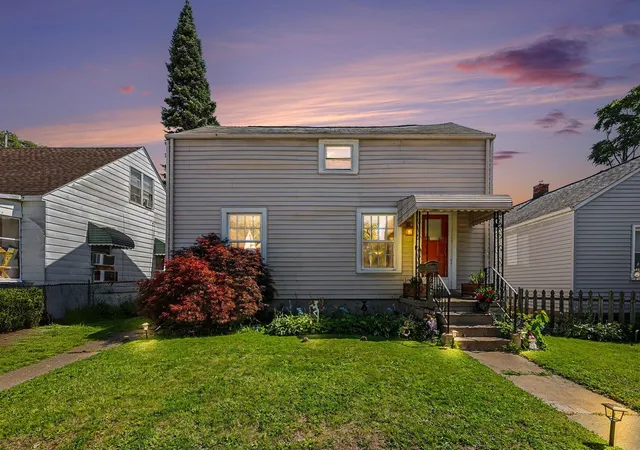 Photo 1 of Single family home for sale at 622 Chambers St, Royal Oak, MI 48067 | MLS# 81026041915 | Listing updated on 2026-09-25