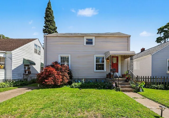 Photo 2 of Single family home for sale at 622 Chambers St, Royal Oak, MI 48067 | MLS# 81026041915 | Listing updated on 2026-09-25
