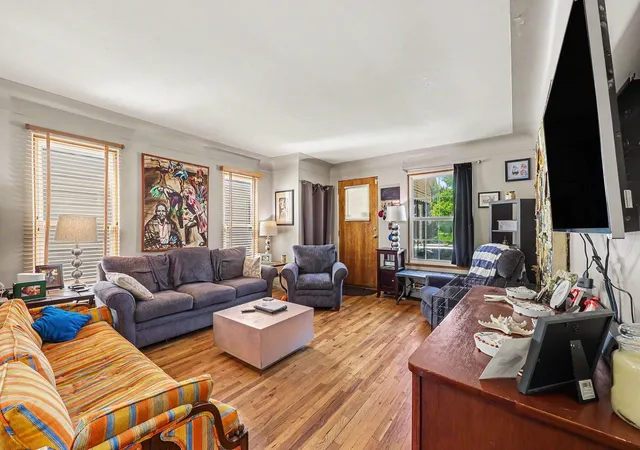 Photo 3 of Single family home for sale at 622 Chambers St, Royal Oak, MI 48067 | MLS# 81026041915 | Listing updated on 2026-09-25