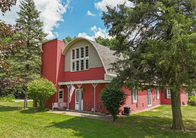 Photo 2 of Single family home for sale at 92079 54th Street, Dowagiac, MI 49047 | MLS# 69026041913 | Listing updated on 2026-09-08