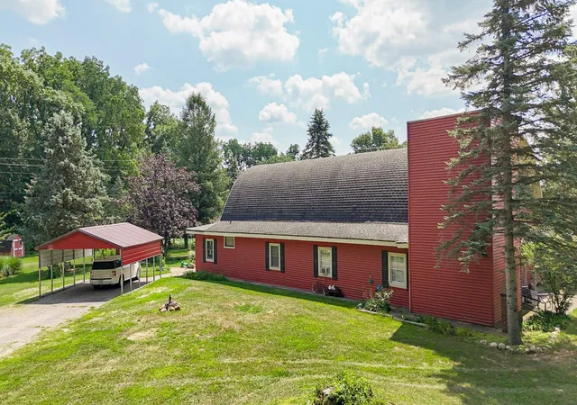 Photo 3 of Single family home for sale at 92079 54th Street, Dowagiac, MI 49047 | MLS# 69026041913 | Listing updated on 2026-09-08