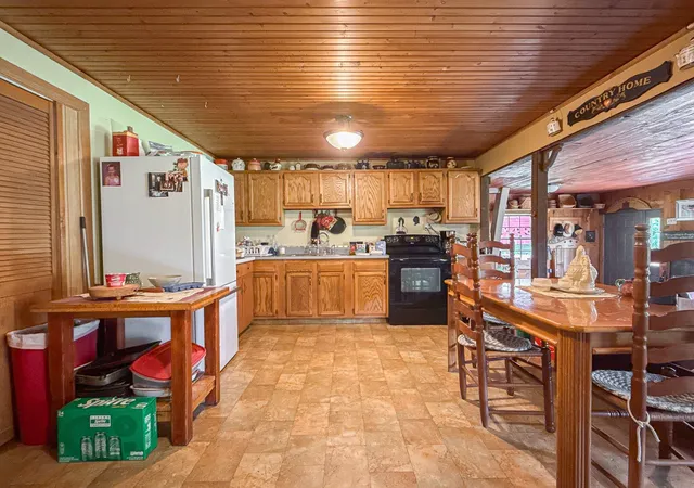 Photo 4 of Single family home for sale at 92079 54th Street, Dowagiac, MI 49047 | MLS# 69026041913 | Listing updated on 2026-09-08