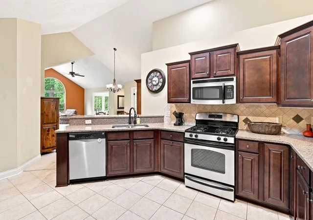 5th image of 1073 Bridge Crest Se, Ada, MI 49301 | MLS# 72026041912