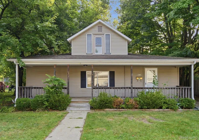 Photo 1 of Sale Pending at 511 Riggs St, Fenton, MI 48430 | MLS# 20261063525 | Listing updated on 2026-08-30
