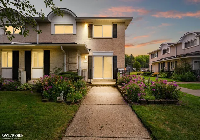 1st image of 8577 Hampshire Dr, Sterling Heights, MI 48313 | MLS# 58050218115