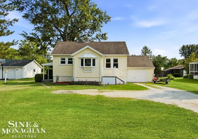 Photo 1 of Sale Pending at 4887 Griswold Rd, Kimball, MI 48074 | MLS# 58050218118 | Listing updated on 2026-08-20