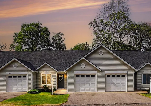 Photo 2 of Condo for sale at 321 Nestlewood Dr, Holland, MI 49424 | MLS# 71026041924 | Listing updated on 2026-08-27