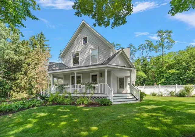 Photo 2 of Single family home for sale at 2519 W John Beers Rd, Stevensville, MI 49127 | MLS# 69026041929 | Listing updated on 2026-09-15