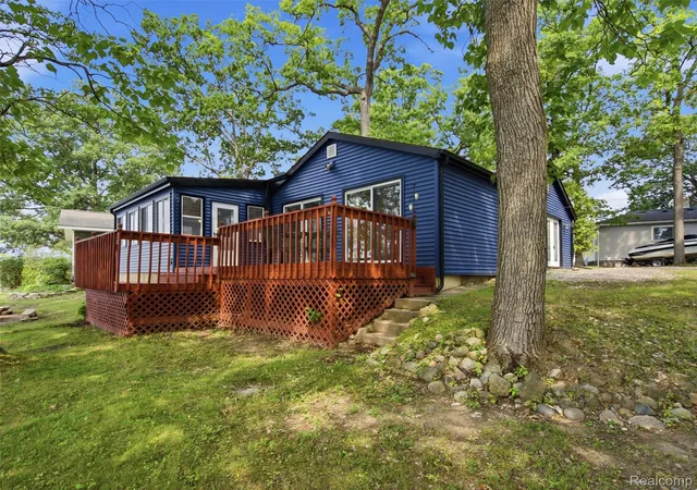 Photo 1 of Single family home for sale at 7389 Selma Dr, Fenton, MI 48430 | MLS# 20261063549 | Listing updated on 2026-09-06