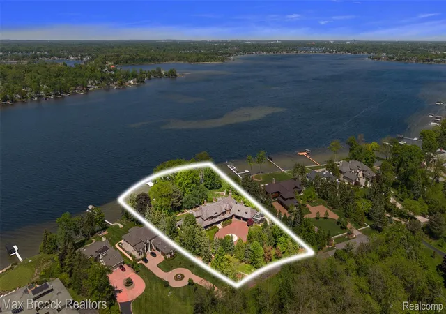 Photo 47 of Mansion for sale at 4740 Dow Ridge Rd, Orchard Lake, MI 48324 | MLS# 20261063553 | Listing updated on 2026-09-09