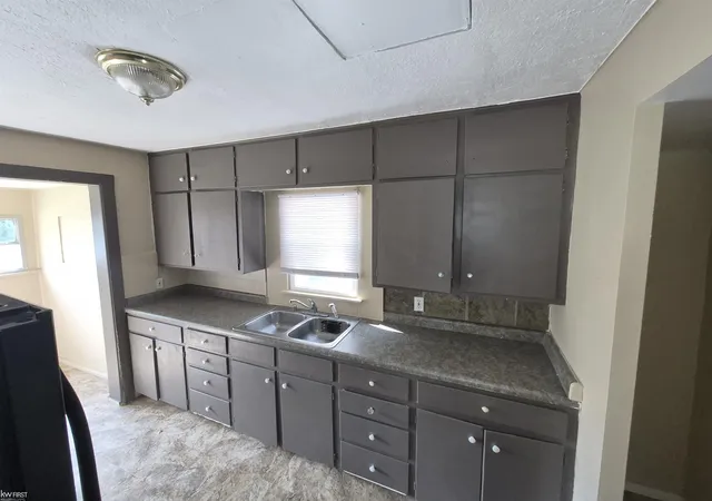 4th image of 601 Lathrop St, Lansing, MI 48912 | MLS# 5050218125