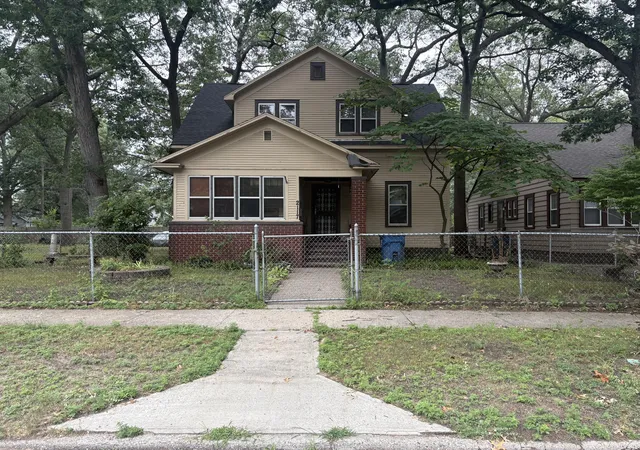 Photo 1 of Sale Pending at 2117 Jefferson St, Muskegon, MI 49444 | MLS# 65026041939 | Listing updated on 2026-08-26